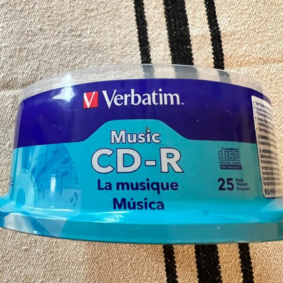 25 VERBATIM Music CD-R 40X Branded Logo 700MB Audio Media Disc Spindle 96155 - Picture 2 of 3